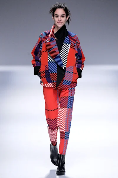 Look 24